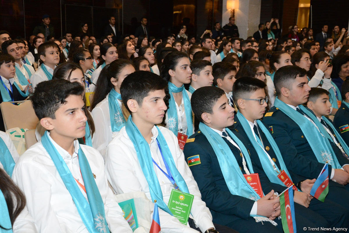 Bakıda Azərbaycan Uşaqlarının IV Ümumrespublika Forumu keçirilir (FOTO)