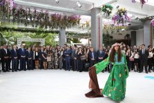 Leyla Əliyeva "Ekoloji problemlər və onların həlli yolları tələbələrin gözü ilə" sərgisinin açılışında iştirak edib (YENİLƏNİB) (FOTO)