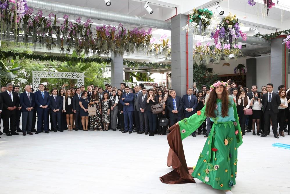 Leyla Əliyeva "Ekoloji problemlər və onların həlli yolları tələbələrin gözü ilə" sərgisinin açılışında iştirak edib (YENİLƏNİB) (FOTO)