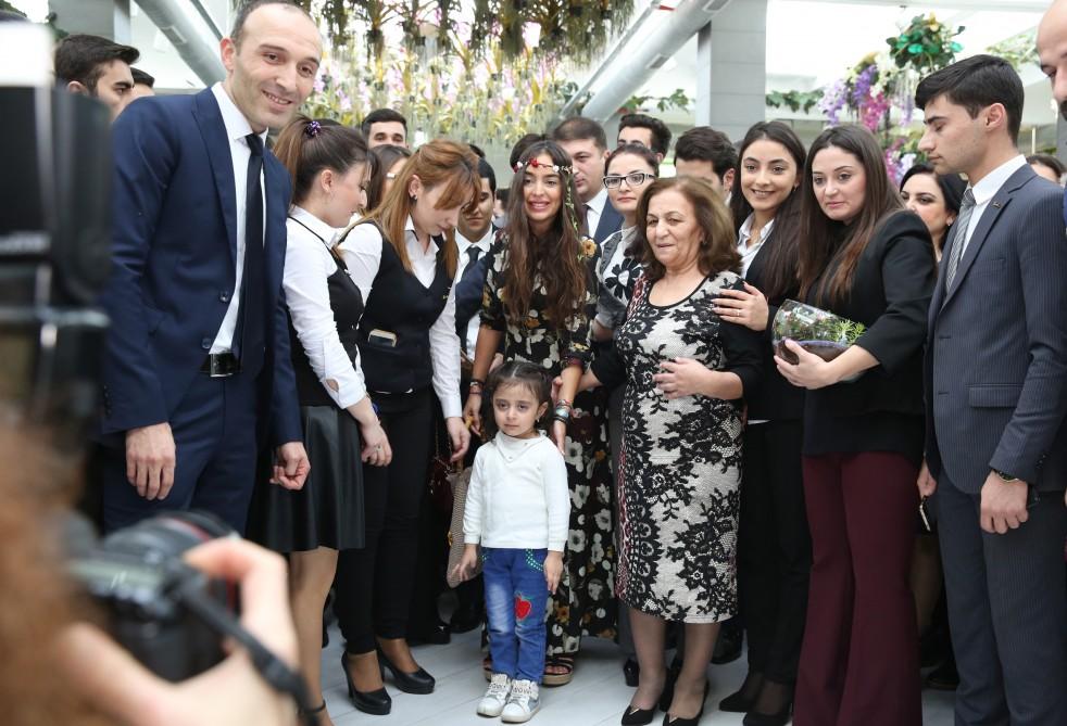 Leyla Əliyeva "Ekoloji problemlər və onların həlli yolları tələbələrin gözü ilə" sərgisinin açılışında iştirak edib (YENİLƏNİB) (FOTO)