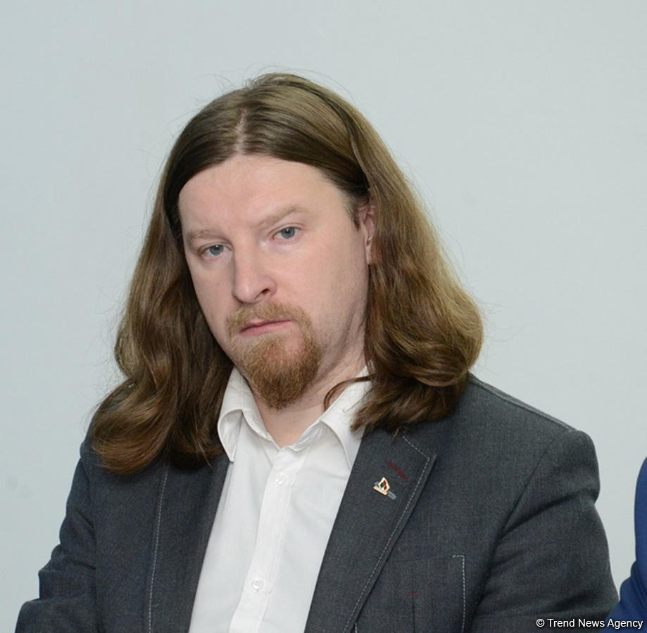 “Baku Network” ekspert şurası ölkələrin daxili siyasətində "ideoloji müharibə"nin əhəmiyyətini müzakirə edib (FOTO)