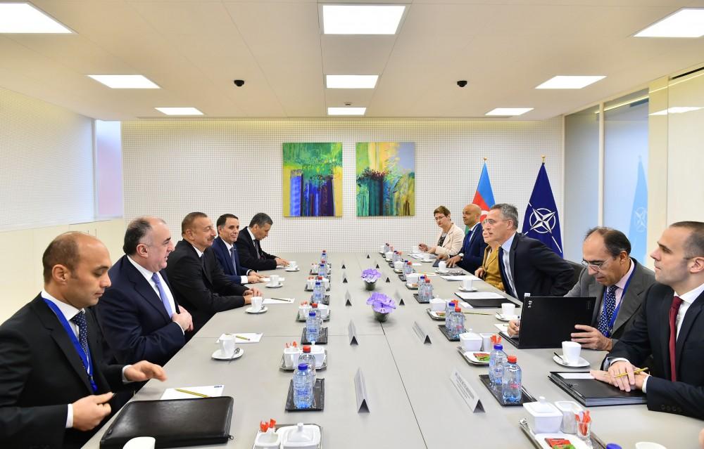 Prezident İlham Əliyev Brüsseldə NATO-nun baş katibi Yens Stoltenberqlə görüşüb (FOTO) (YENİLƏNİB)