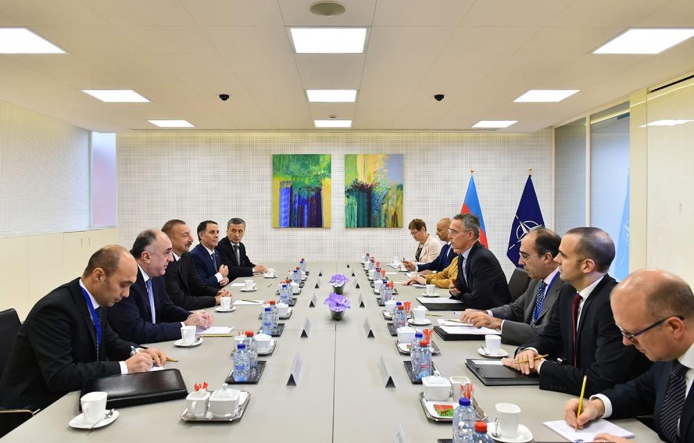 Prezident İlham Əliyev Brüsseldə NATO-nun baş katibi Yens Stoltenberqlə görüşüb (FOTO) (YENİLƏNİB)