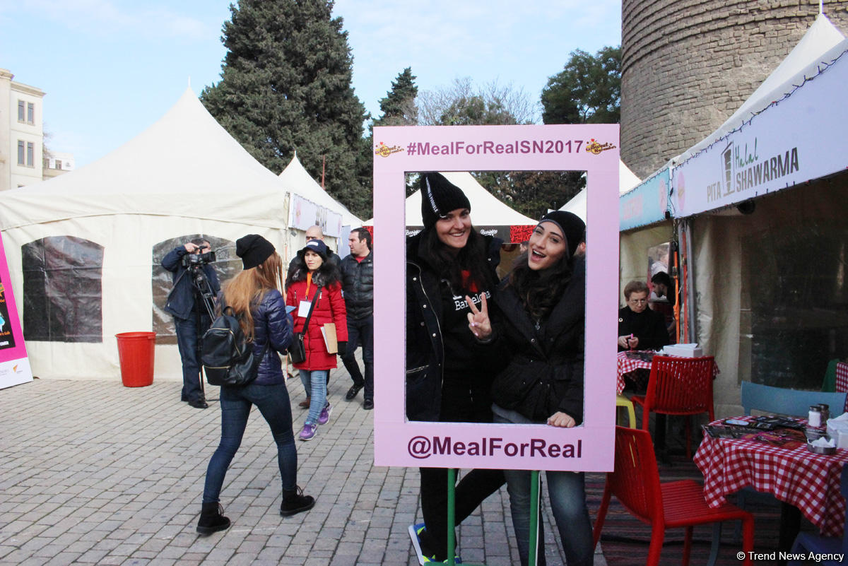 "Sweet November" Bakı yemək festivalı başlayıb (FOTO)
