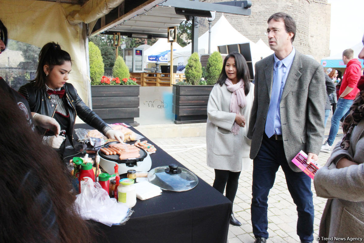 "Sweet November" Bakı yemək festivalı başlayıb (FOTO)