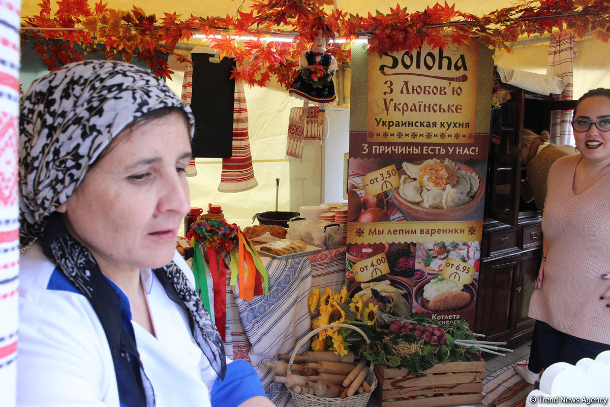 "Sweet November" Bakı yemək festivalı başlayıb (FOTO)