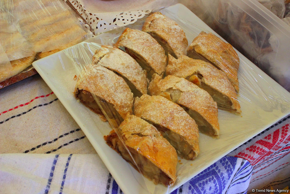 "Sweet November" Bakı yemək festivalı başlayıb (FOTO)
