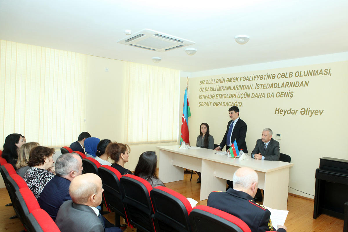 Baxımsız, kimsəsiz və yetkinlik yaşına çatmayanların sığınacaqlara yerləşdirilməsi müzakirə edilib (FOTO)