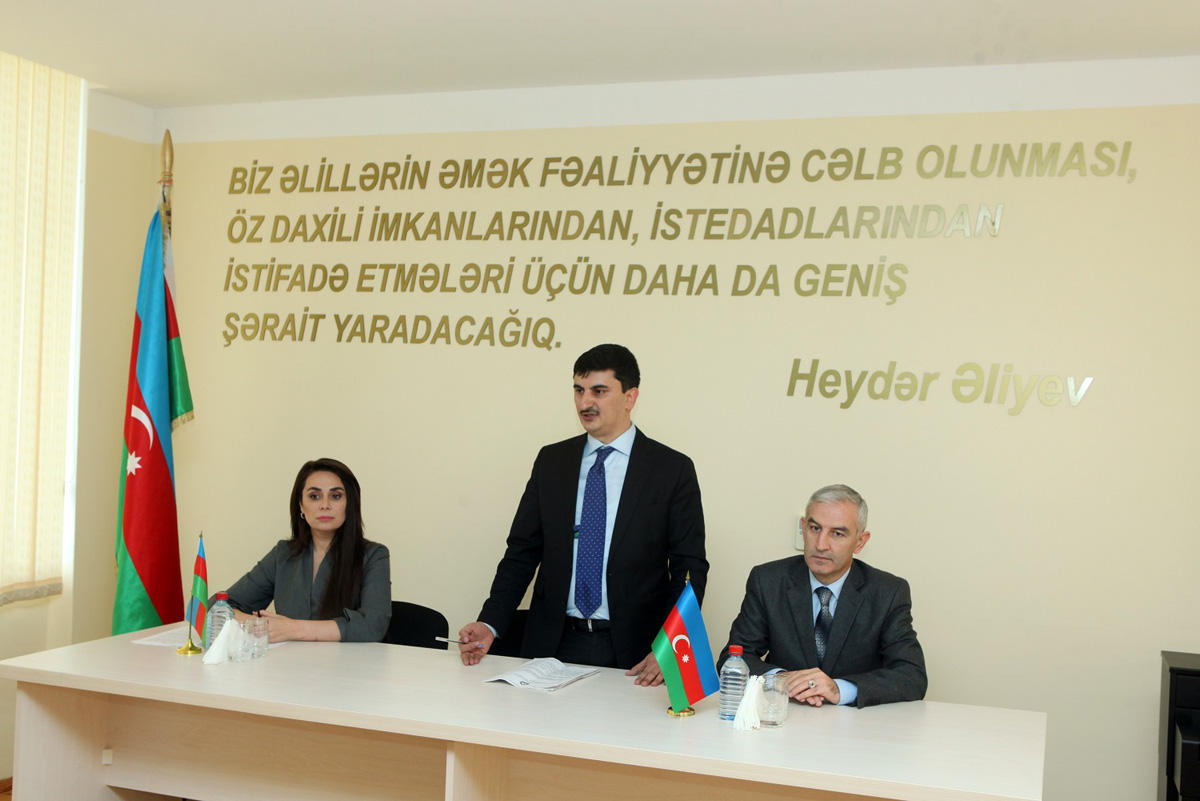 Baxımsız, kimsəsiz və yetkinlik yaşına çatmayanların sığınacaqlara yerləşdirilməsi müzakirə edilib (FOTO)