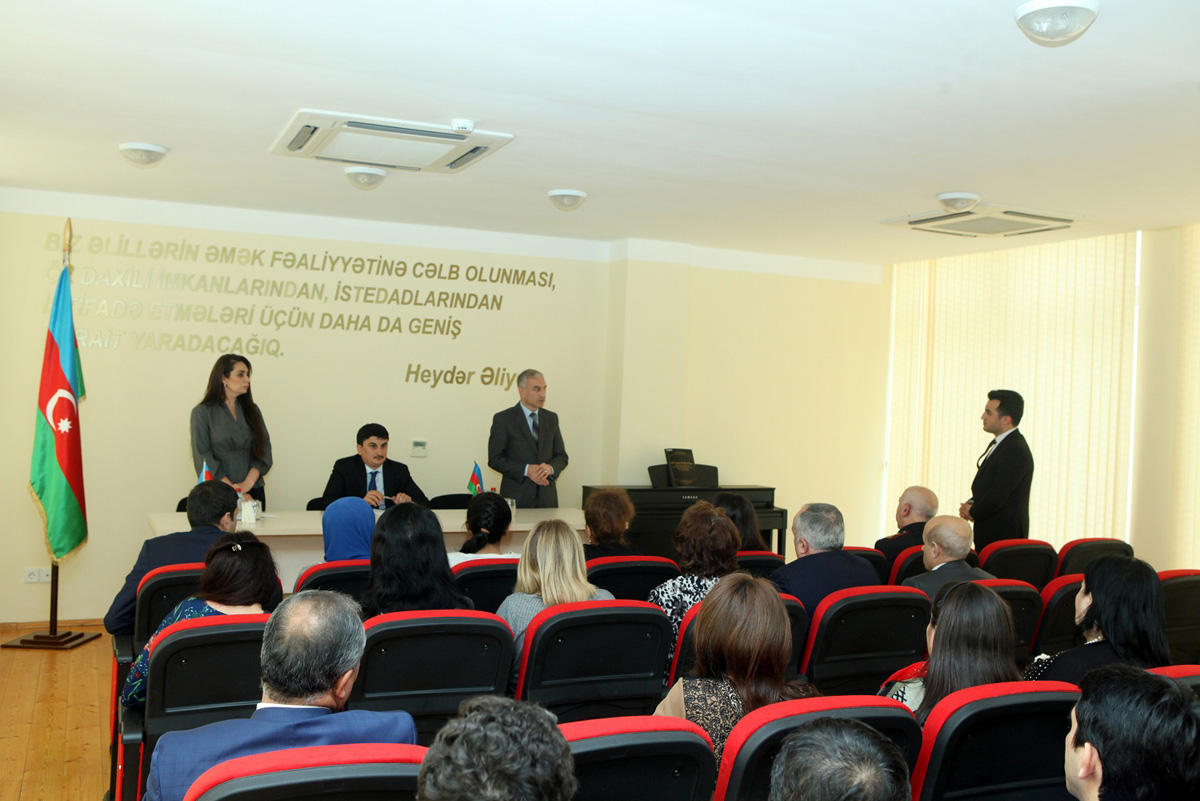 Baxımsız, kimsəsiz və yetkinlik yaşına çatmayanların sığınacaqlara yerləşdirilməsi müzakirə edilib (FOTO)