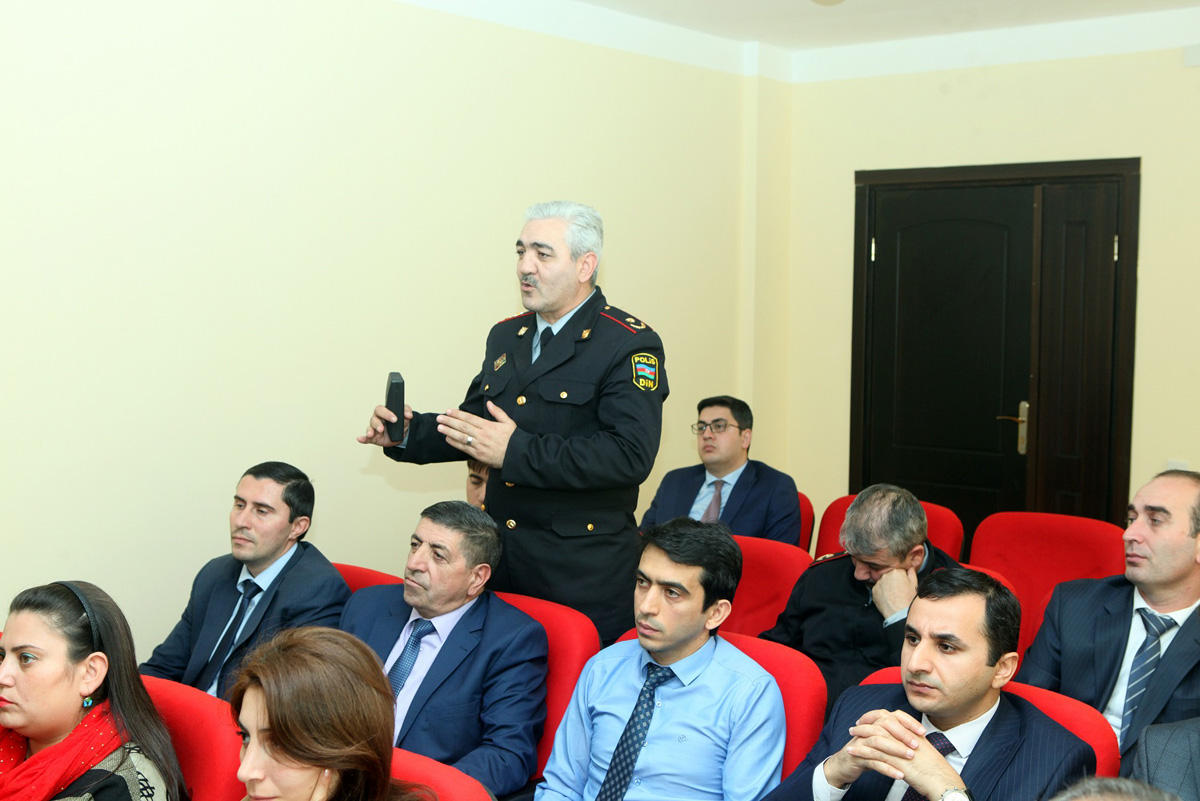 Baxımsız, kimsəsiz və yetkinlik yaşına çatmayanların sığınacaqlara yerləşdirilməsi müzakirə edilib (FOTO)