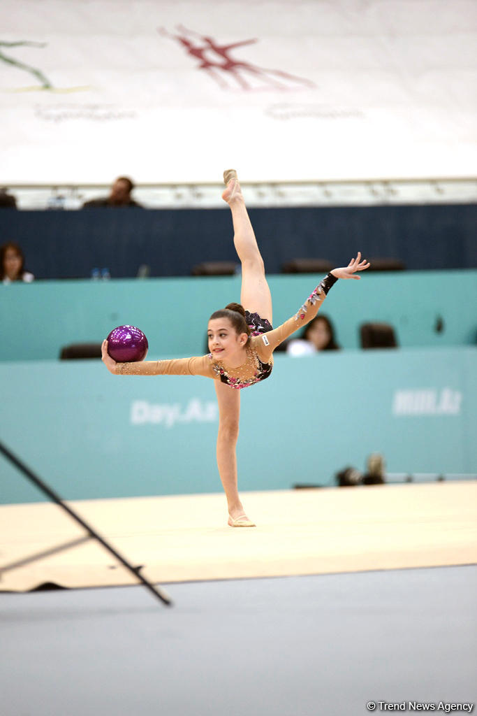 4 gimnastika növü üzrə Azərbaycan çempionatı və Bakı birinciliyinin üçüncü günü start götürüb (FOTO)