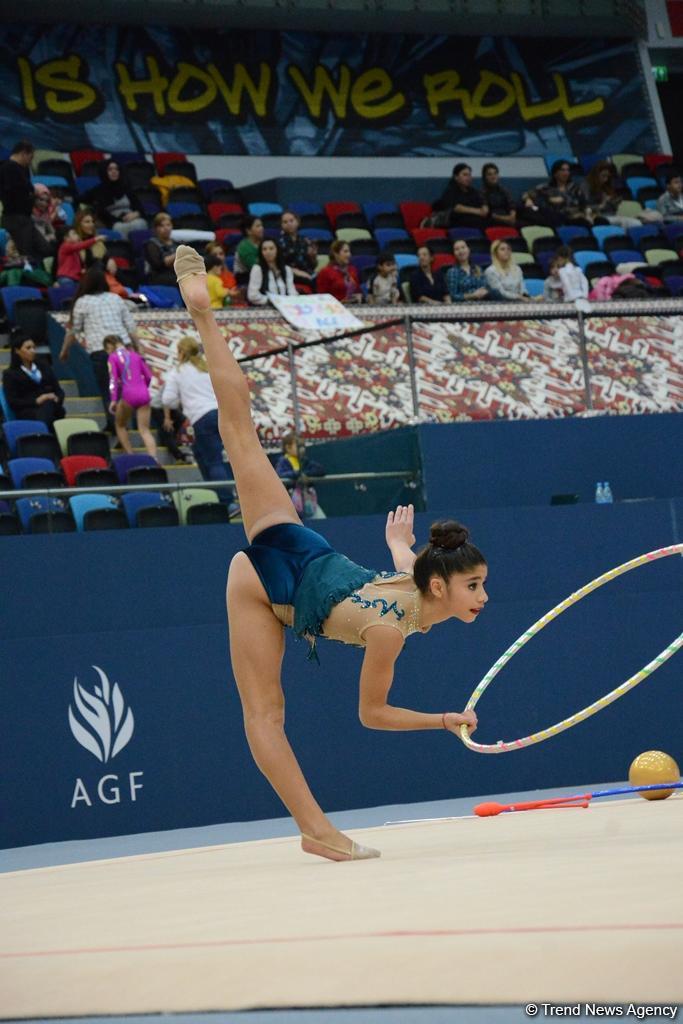 4 gimnastika növü üzrə Azərbaycan çempionatı və Bakı birinciliyinin sonuncu gününə start götürüb (FOTO)