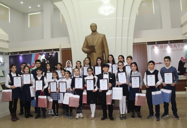 Molla Pənah Vaqifə həsr olunmuş müsabiqə qalibləri mükafatlandırılıb (FOTO)