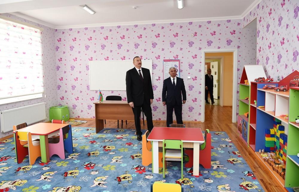 Prezident İlham Əliyev Heydər Əliyev Fondunun təşəbbüsü ilə Ağcabədidə inşa edilmiş körpələr evi–uşaq bağçasının açılışında iştirak edib (FOTO)