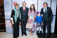 Leyla Əliyeva Moskvada "Pəncərədən düşən işıq" sənədli filminin təqdimatında iştirak edib (FOTO)