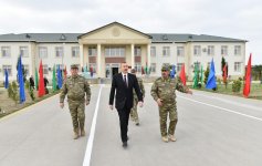 Ali Baş Komandan İlham Əliyev Ağcabədidə hərbi hissədə yaradılan şəraitlə tanış olub (FOTO)