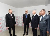 Prezident İlham Əliyev Sabirabadda Nizami kəndində quşçuluq fabrikinin fəaliyyəti ilə tanış olub (FOTO)