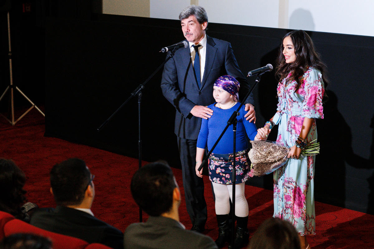 Leyla Əliyeva Moskvada "Pəncərədən düşən işıq" sənədli filminin təqdimatında iştirak edib (FOTO)