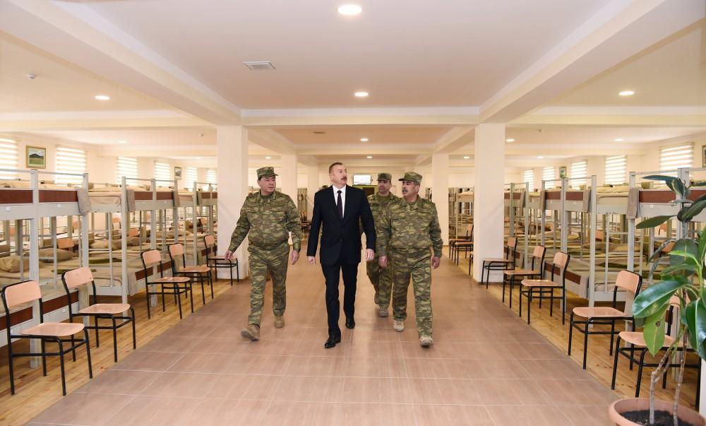 Ali Baş Komandan İlham Əliyev Ağcabədidə hərbi hissədə yaradılan şəraitlə tanış olub (FOTO)