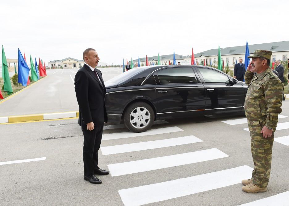 Ali Baş Komandan İlham Əliyev Ağcabədidə hərbi hissədə yaradılan şəraitlə tanış olub (FOTO)