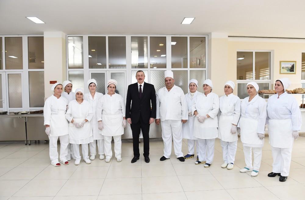 Ali Baş Komandan İlham Əliyev Ağcabədidə hərbi hissədə yaradılan şəraitlə tanış olub (FOTO)