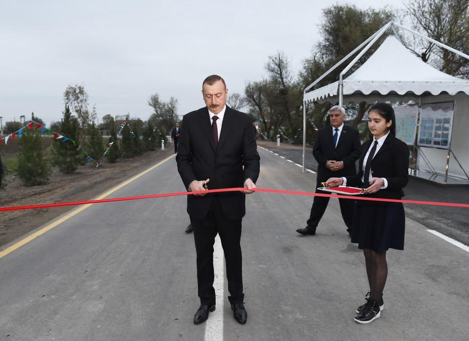İlham Əliyev Qalağayın-Muğan Gəncəli avtomobil yolunun yenidənqurmadan sonra açılışında iştirak edib (FOTO)