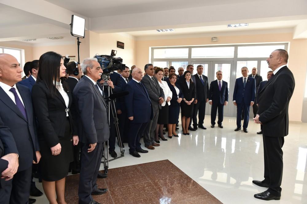 Prezident İlham Əliyev Tərtərdə 1170 məcburi köçkün ailəsi üçün salınan yeni yaşayış kompleksi ilə tanış olub (YENİLƏNİB) (FOTO)