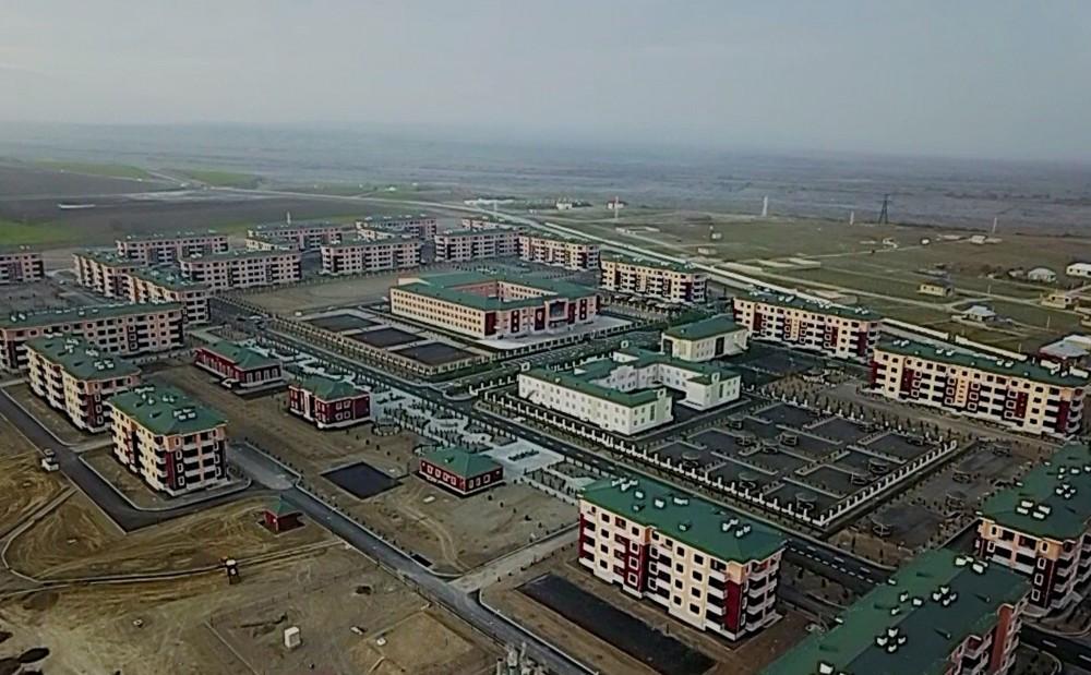 Prezident İlham Əliyev Tərtərdə 1170 məcburi köçkün ailəsi üçün salınan yeni yaşayış kompleksi ilə tanış olub (YENİLƏNİB) (FOTO)