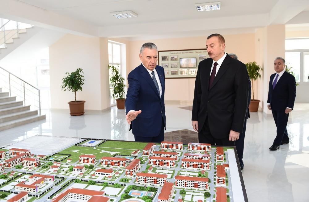 Prezident İlham Əliyev Tərtərdə 1170 məcburi köçkün ailəsi üçün salınan yeni yaşayış kompleksi ilə tanış olub (YENİLƏNİB) (FOTO)