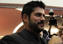 "Kardeşim benim 2" filminin təqdimatında Burak Özçivit də iştirak edib (FOTO)