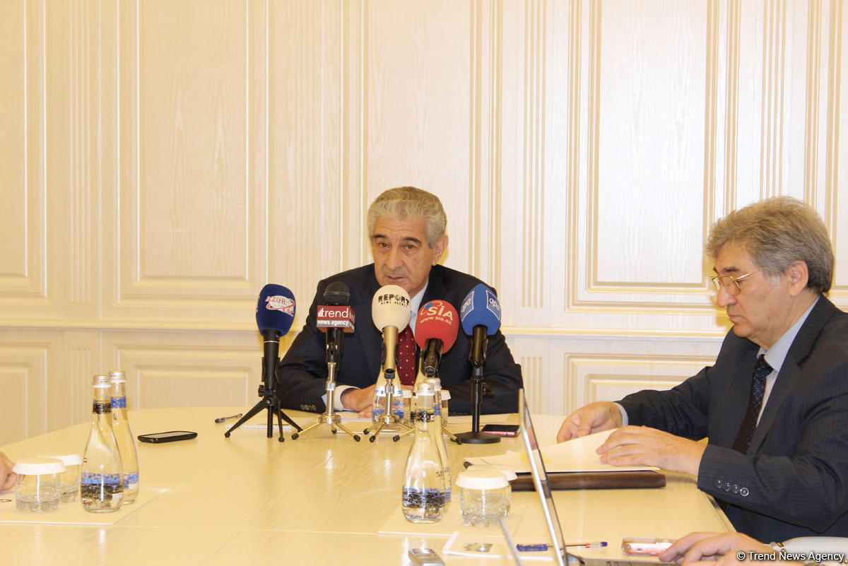 Əli Əhmədov: İcbari tibbi sığorta haqqının məbləği aşağı olacaq (FOTO)