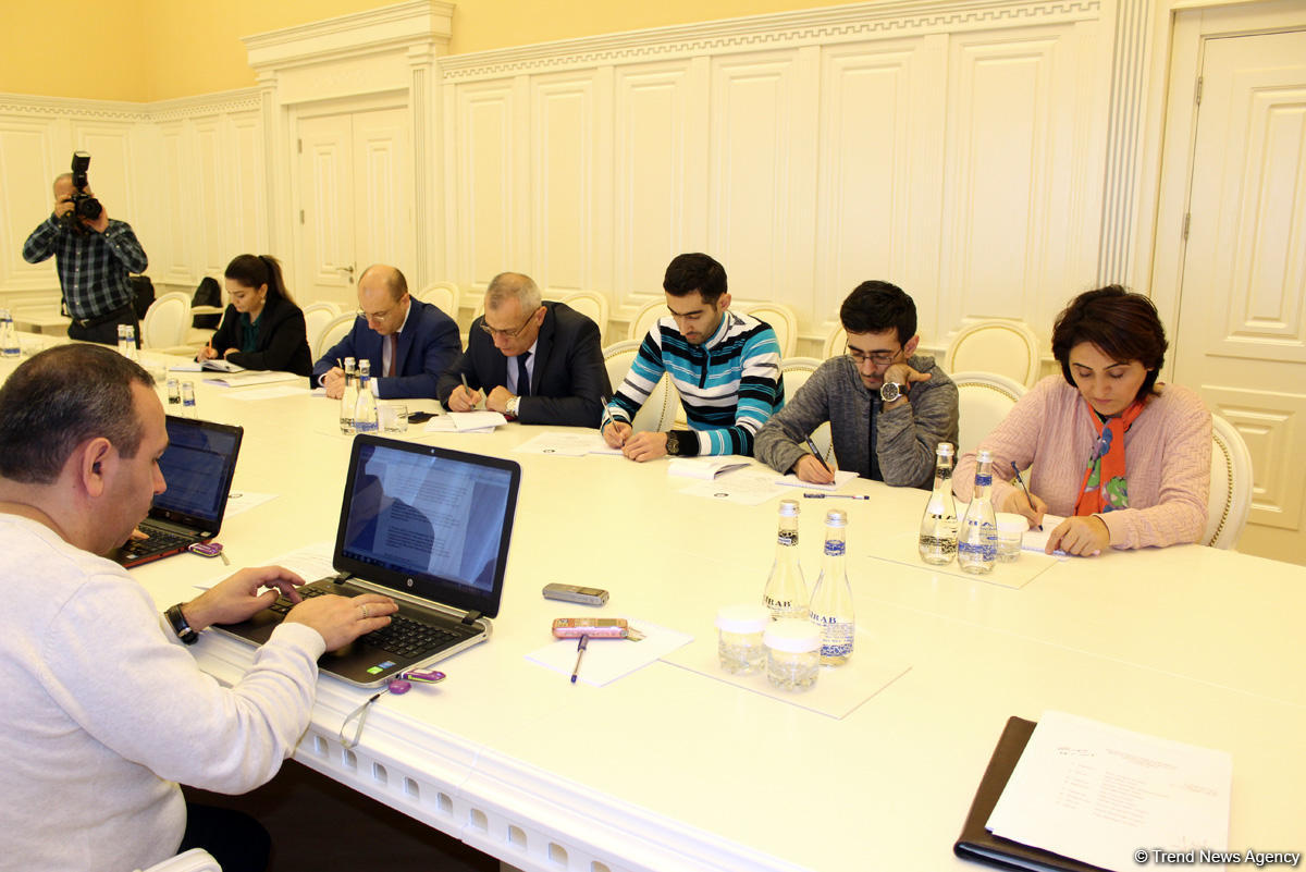 Əli Əhmədov: İcbari tibbi sığorta haqqının məbləği aşağı olacaq (FOTO)