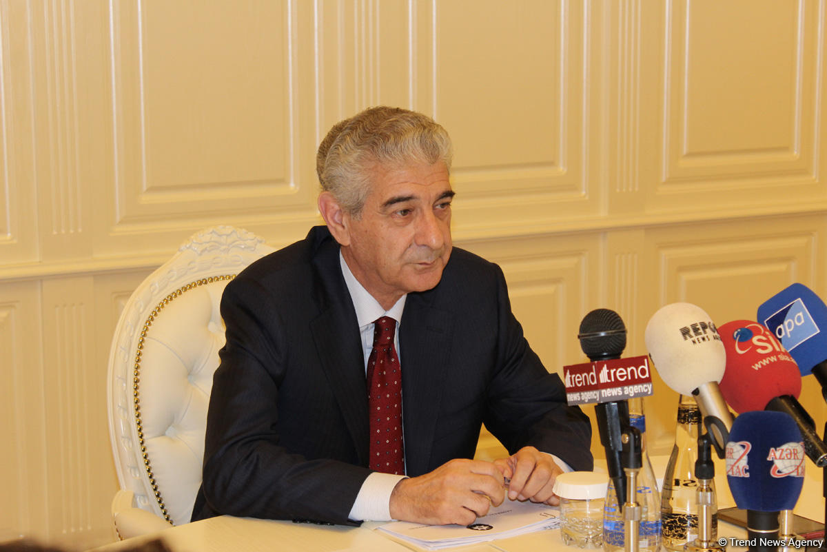 Əli Əhmədov: İcbari tibbi sığorta haqqının məbləği aşağı olacaq (FOTO)
