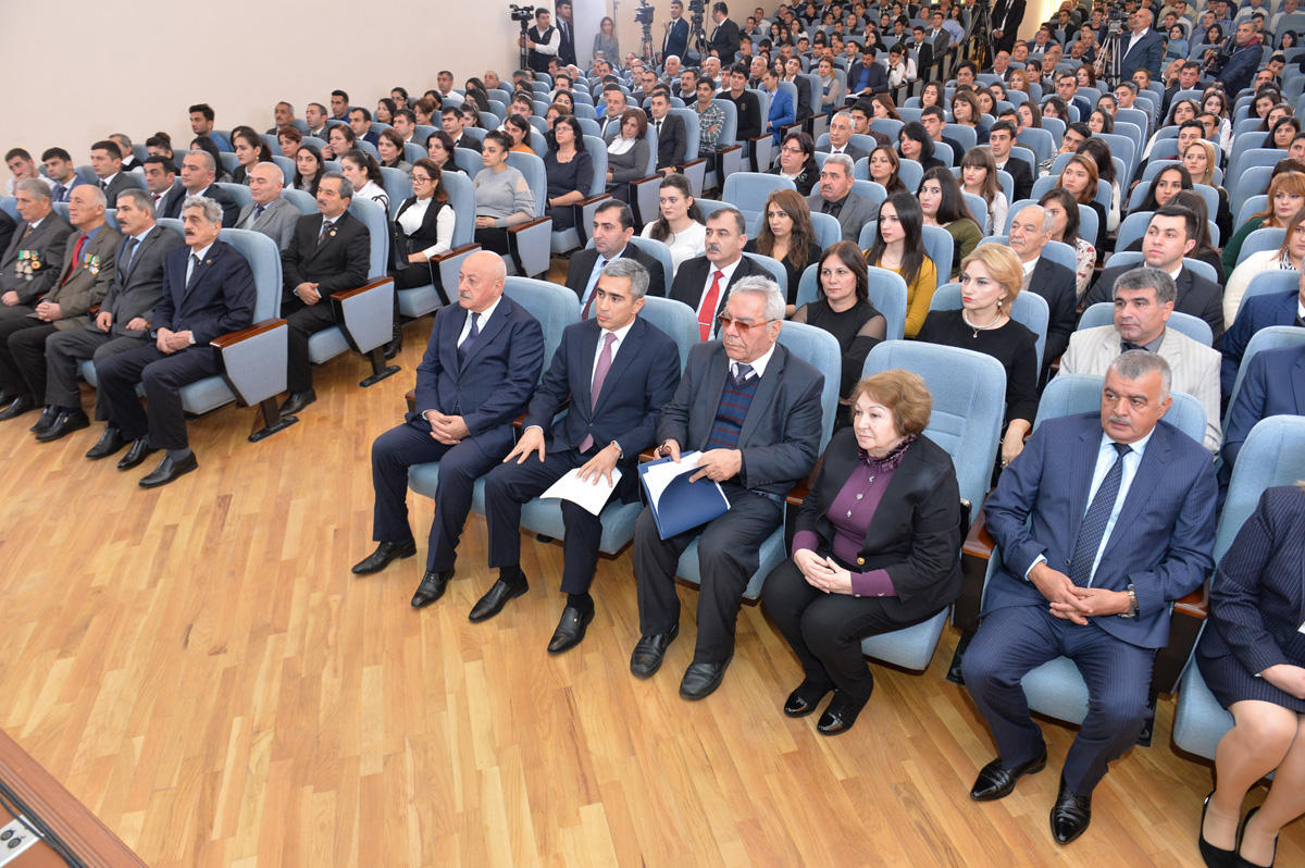 Anar Ələkbərov: Heydər Əliyev irsinin tədqiqi bölgələrdəki Heydər Əliyev Mərkəzlərinin əsas fəaliyyət istiqamətləri olmalıdır (FOTO)