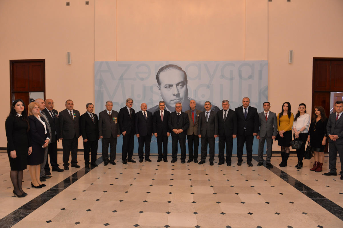 Anar Ələkbərov: Heydər Əliyev irsinin tədqiqi bölgələrdəki Heydər Əliyev Mərkəzlərinin əsas fəaliyyət istiqamətləri olmalıdır (FOTO)