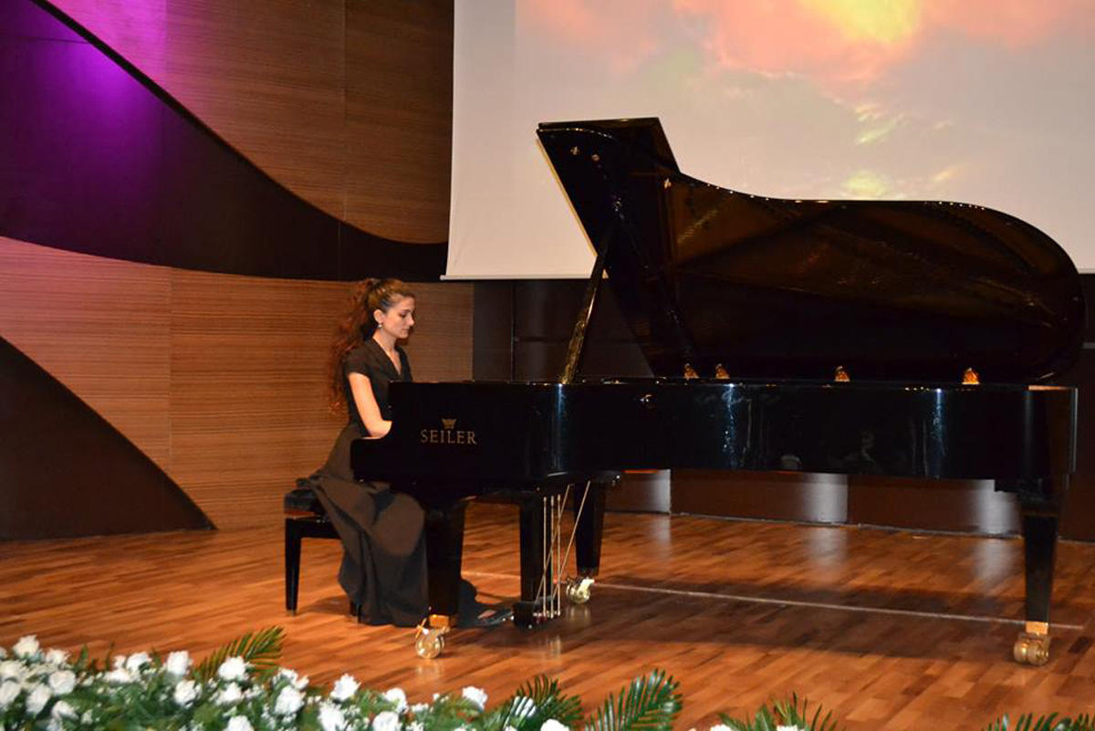 Beynəlxalq Muğam Mərkəzində "Klassik musiqi axşamı" adlı konsert keçirilib (FOTO)