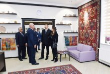 Prezident İlham Əliyev: Azərbaycanın müxtəlif yerlərində əlavə on xalça fabriki açılacaq (YENİLƏNİB) (FOTO)