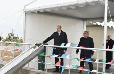 Prezident İlham Əliyev Bakı-Rusiya ilə dövlət sərhədi magistralının 45-202 kilometrlik hissəsində tikiləcək avtomobil yolunun təməlini qoyub (FOTO)