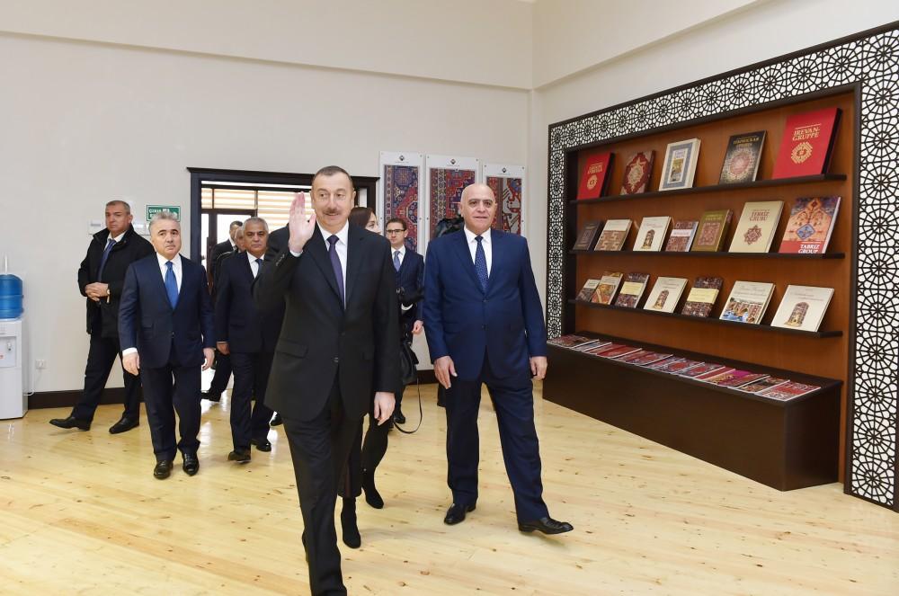 Prezident İlham Əliyev: Azərbaycanın müxtəlif yerlərində əlavə on xalça fabriki açılacaq (YENİLƏNİB) (FOTO)
