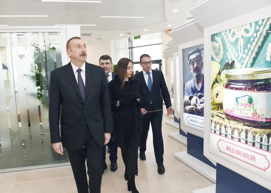 Prezident İlham Əliyev və birinci xanım Mehriban Əliyeva Quba “ASAN həyat” kompleksinin açılışında iştirak ediblər (FOTO) (YENİLƏNİB)