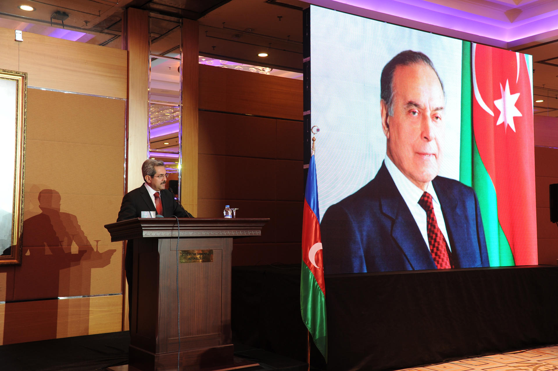 Necdət Ünüvar: Heydər Əliyev hər bir addımında Azərbaycan və Türkiyənin maraqlarını nəzərə alan lider olub