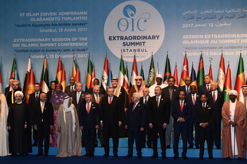 Prezident İlham Əliyev İslam Əməkdaşlıq Təşkilatının Qüds məsələsinə dair fövqəladə Zirvə toplantısında iştirak edib (YENİLƏNİB-2) (FOTO)