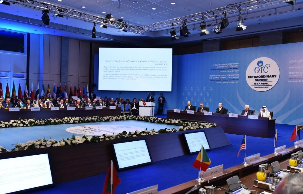 Prezident İlham Əliyev İslam Əməkdaşlıq Təşkilatının Qüds məsələsinə dair fövqəladə Zirvə toplantısında iştirak edib (YENİLƏNİB-2) (FOTO)