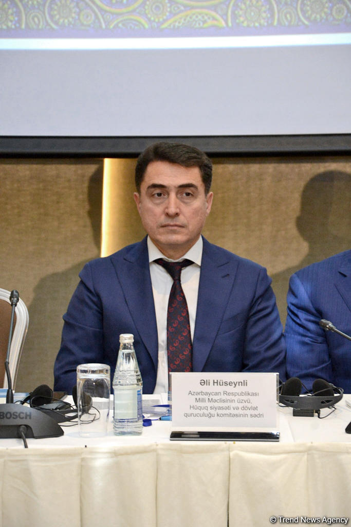 "Müəllif hüququna hörmətin aşılanması və rəqəmsal mühitdə piratçılığa və kontrafaktçılığa qarşı mübarizə" konfransı keçirilir (FOTO)