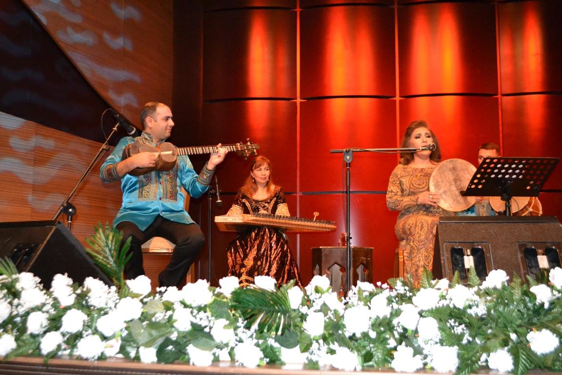 “Muğam axşamları" layihəsi davam edir. (FOTO)