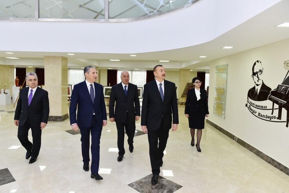 Prezident İlham Əliyev “Kimyaçı” Mədəniyyət Sarayında əsaslı təmirdən sonra yaradılan şəraitlə tanış olub (FOTO) (YENİLƏNİB)