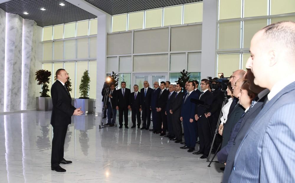 Prezident İlham Əliyev: Azərbaycanda bütövlükdə 30 xalça fabrikinin yaradılması nəzərdə tutulur