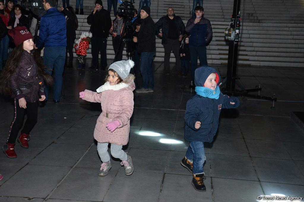 Heydər Əliyev Fondunun vitse-prezidenti Leyla Əliyeva "Red Bull IIlume" sərgisinin açılışında iştirak edib (FOTO)