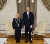 Prezident İlham Əliyev Xalq Rəssamı Ömər Eldarova “Heydər Əliyev” ordenini təqdim edib (FOTO) (YENİLƏNİB)